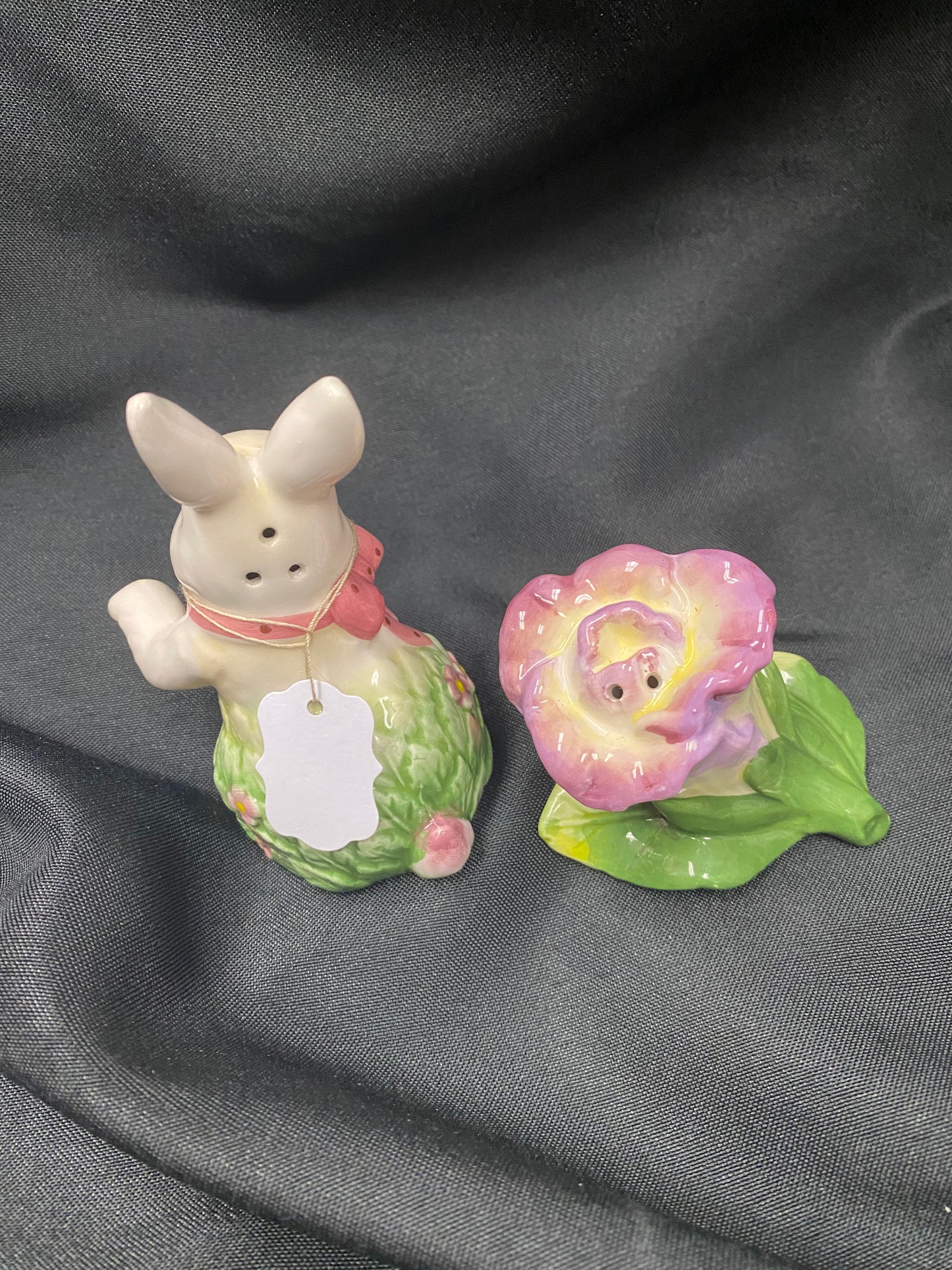 Salt & Pepper Shakers (Bunny & Flower)